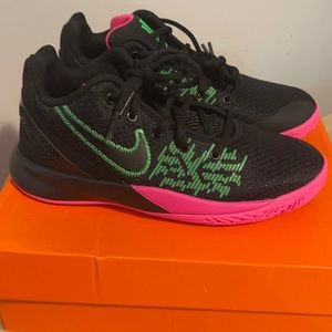 Nike Black and pink sneakers